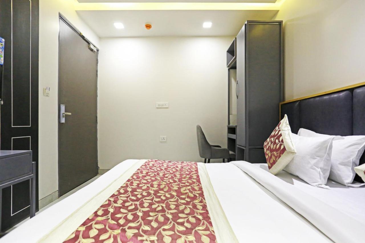 Hotel Apple - Near Delhi Airport With Free Airport Transsfer 3*