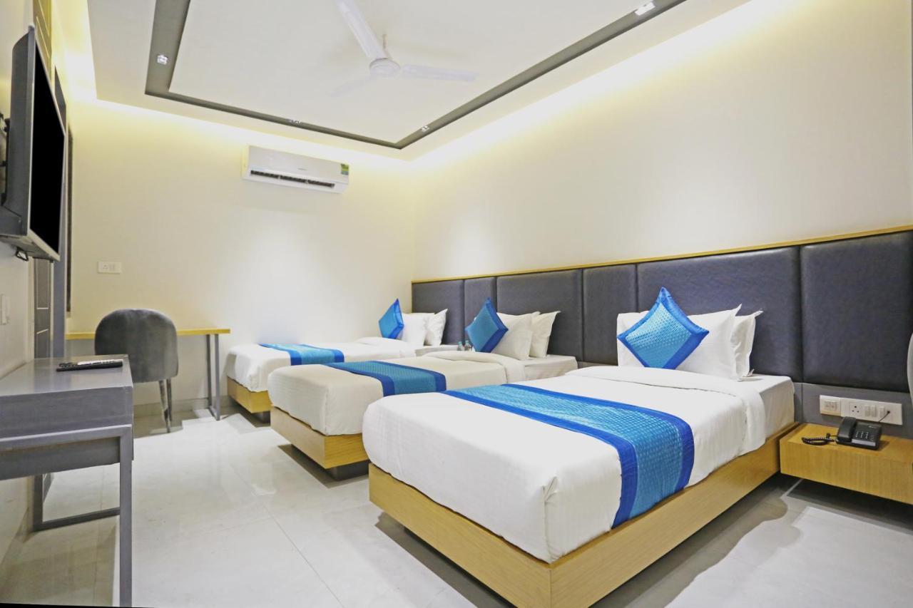 Hotel Apple - Near Delhi Airport With Free Airport Transsfer New Delhi