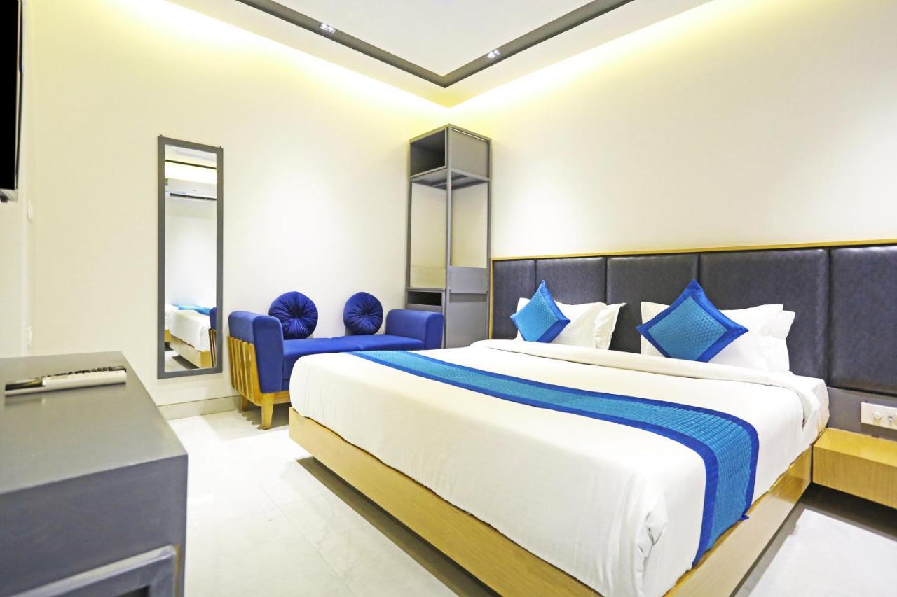 Hotel Apple - Near Delhi Airport With Free Airport Transsfer 3*