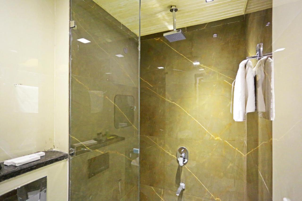 Apple - Near Delhi Airport With Free Airport Transsfer 3* New Delhi