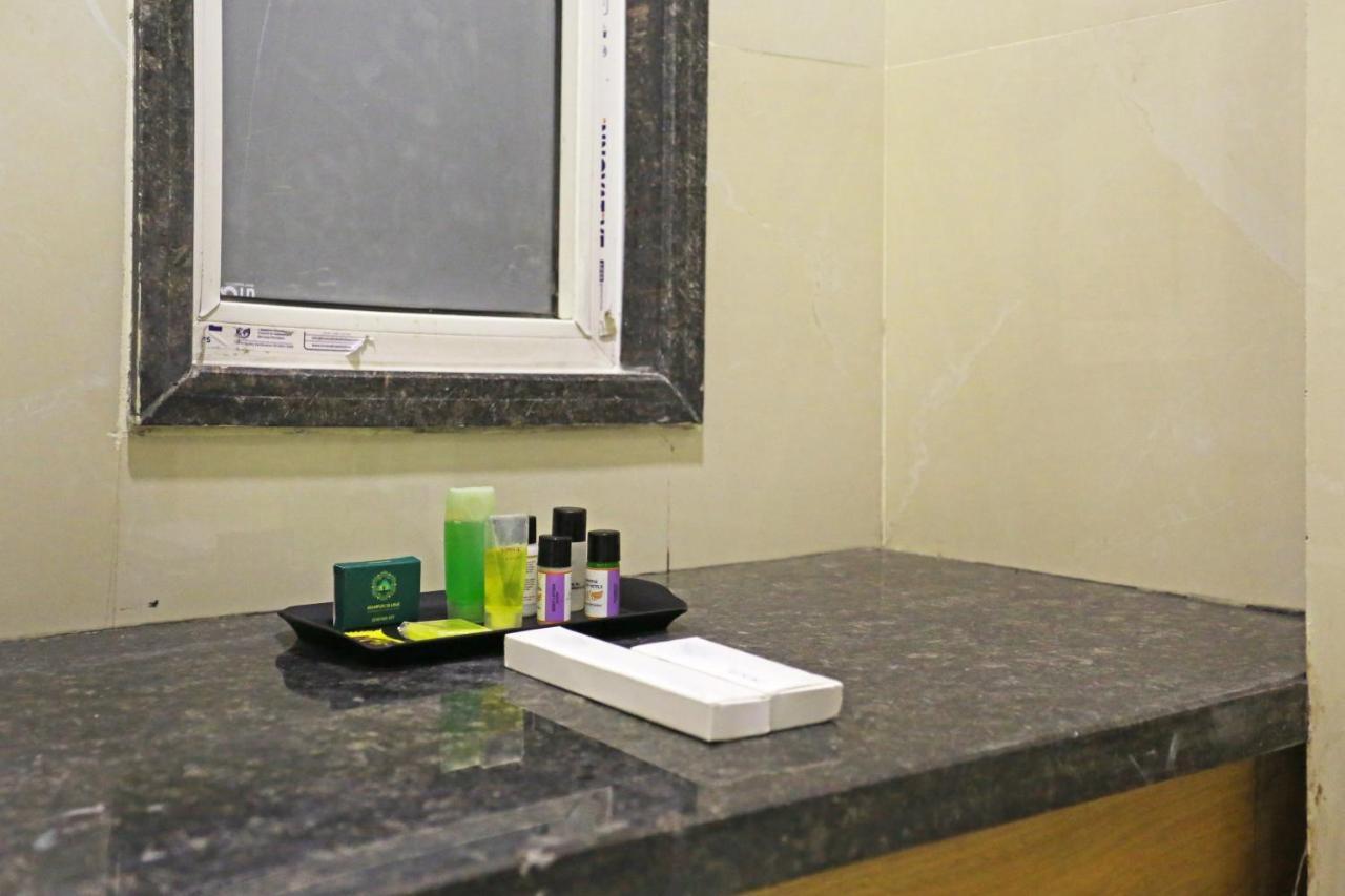 Hotel Apple - Near Delhi Airport With Free Airport Transsfer