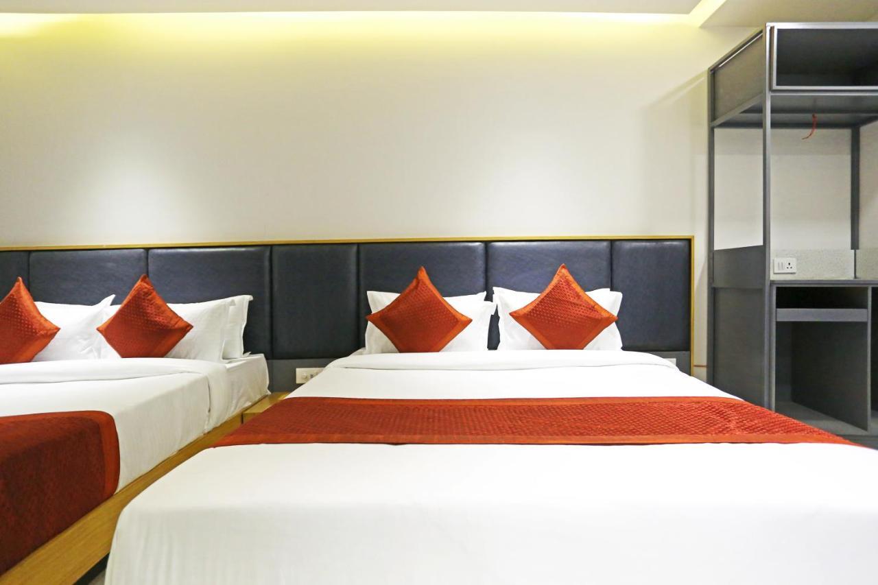 Apple - Near Delhi Airport With Free Airport Transsfer Hotel