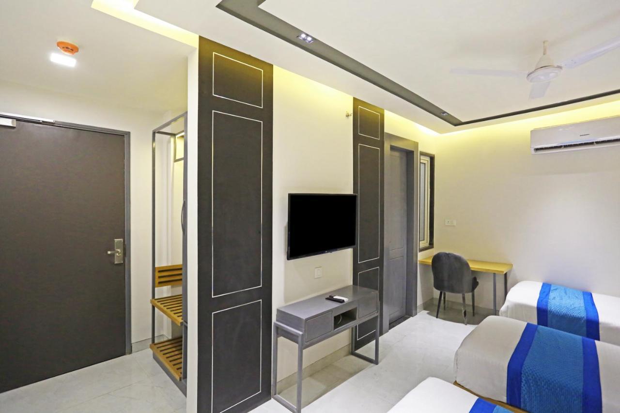 Apple - Near Delhi Airport With Free Airport Transsfer Hotel
