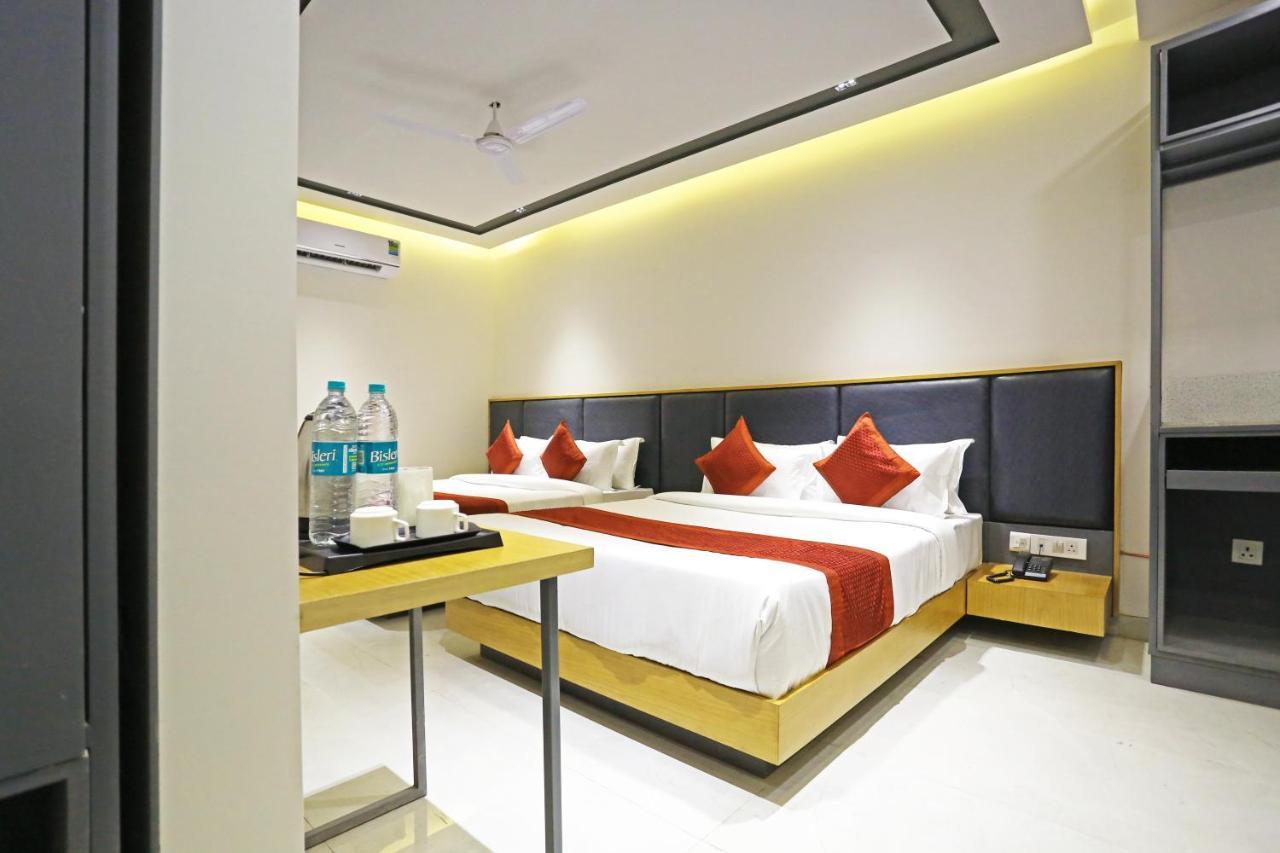 Apple - Near Delhi Airport With Free Airport Transsfer Hotel 3*