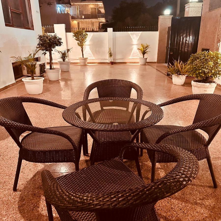 Hotel Hollyhocks Residency Delhi (National Capital Territory of India)