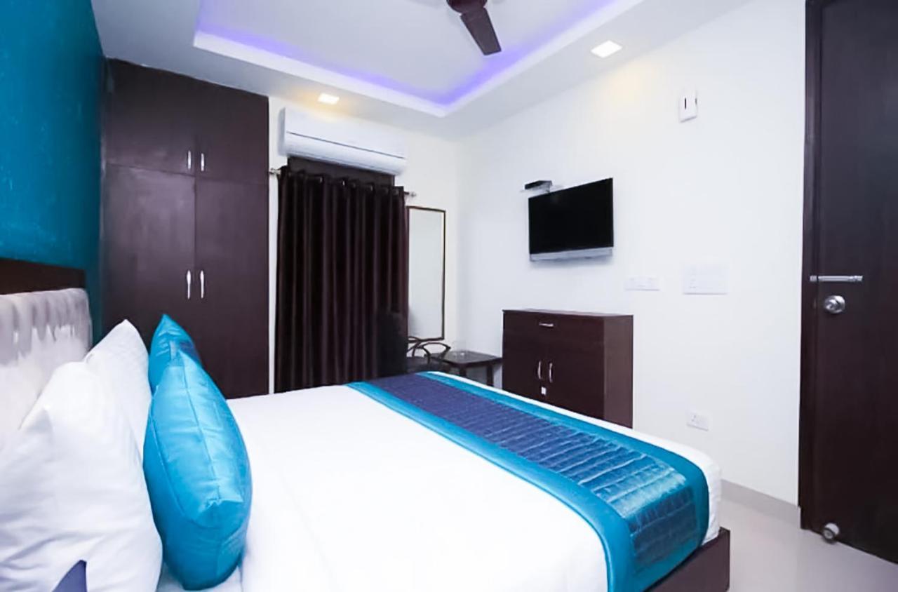 Tourist Plaza In Mahipalpur 3*