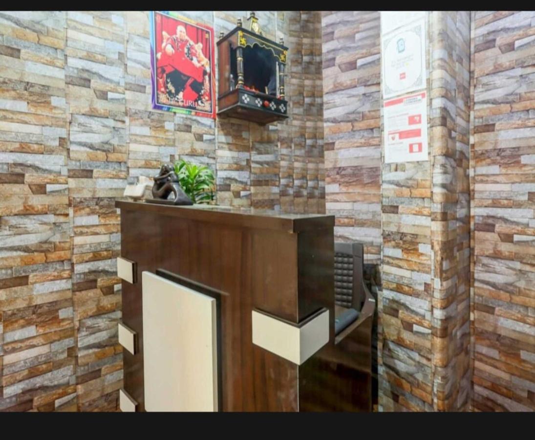 Royal - Rohini Sec 16 Hotel
