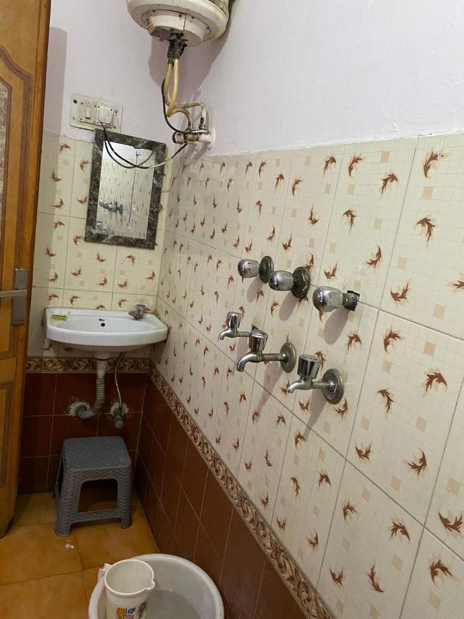 Hotel Royal - Rohini Sec 16 3*
