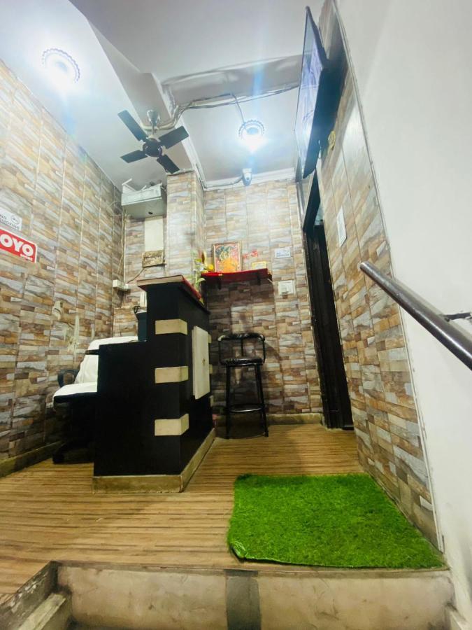 Royal - Rohini Sec 16 New Delhi