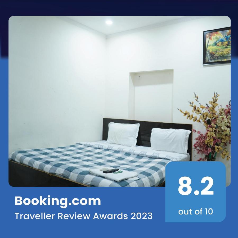 Hotel Royal - Rohini Sec 16 New Delhi