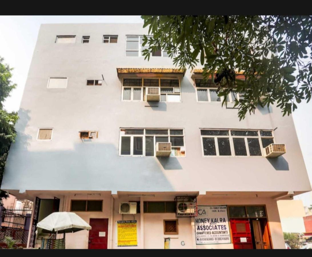 Hotel Royal - Rohini Sec 16 New Delhi