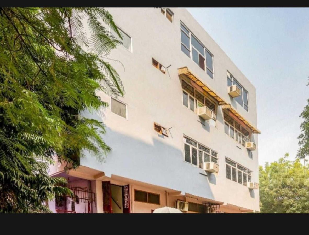 Hotel Royal - Rohini Sec 16 3*