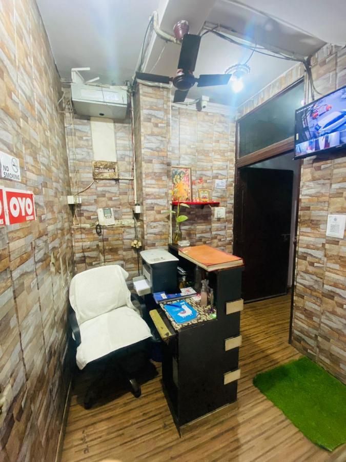Royal - Rohini Sec 16 Hotel 3*
