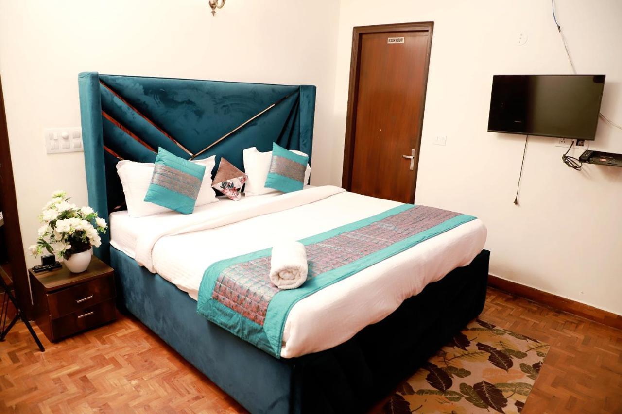 Greenleaf And Suites, Chittaranjan Park Hotel