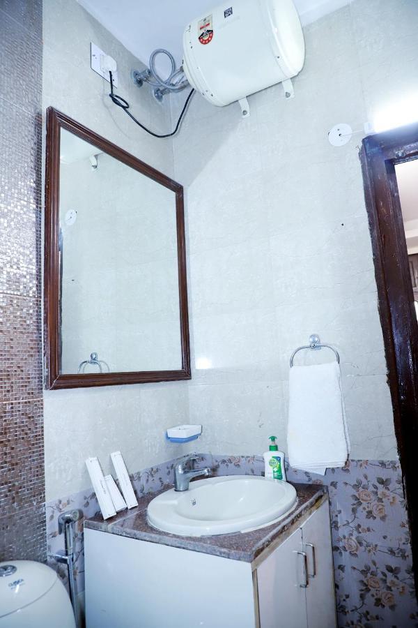 Greenleaf And Suites, Chittaranjan Park 3*