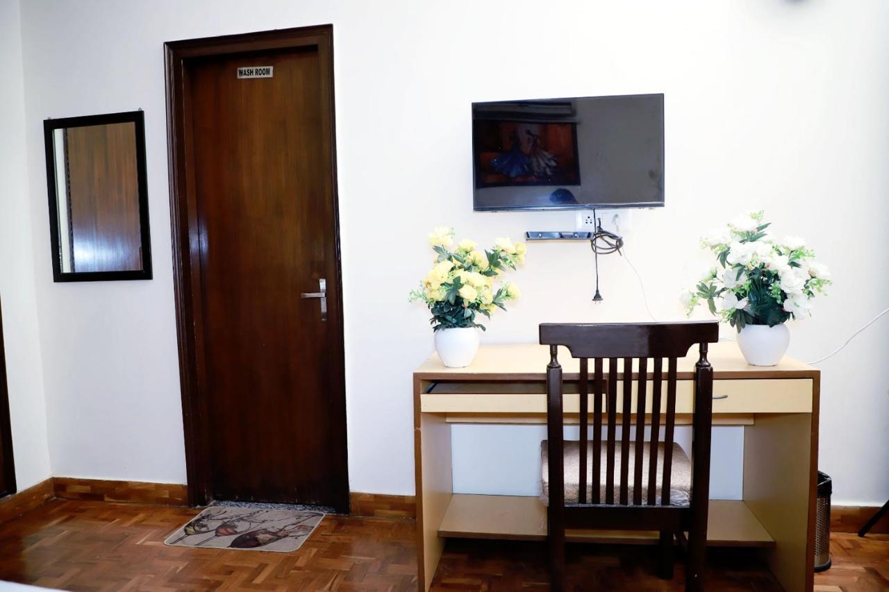 Greenleaf And Suites, Chittaranjan Park Hotel New Delhi