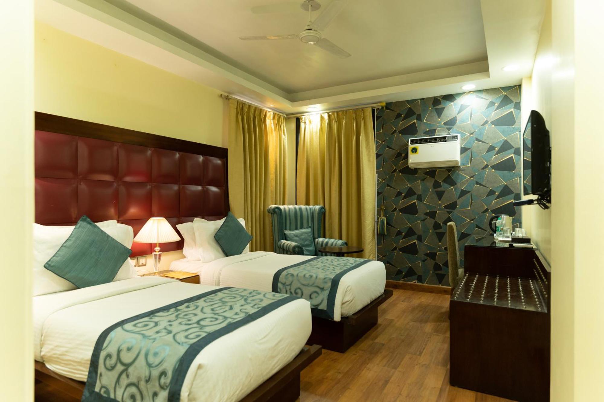 The Grand Orion - Kailash Colony Hotel