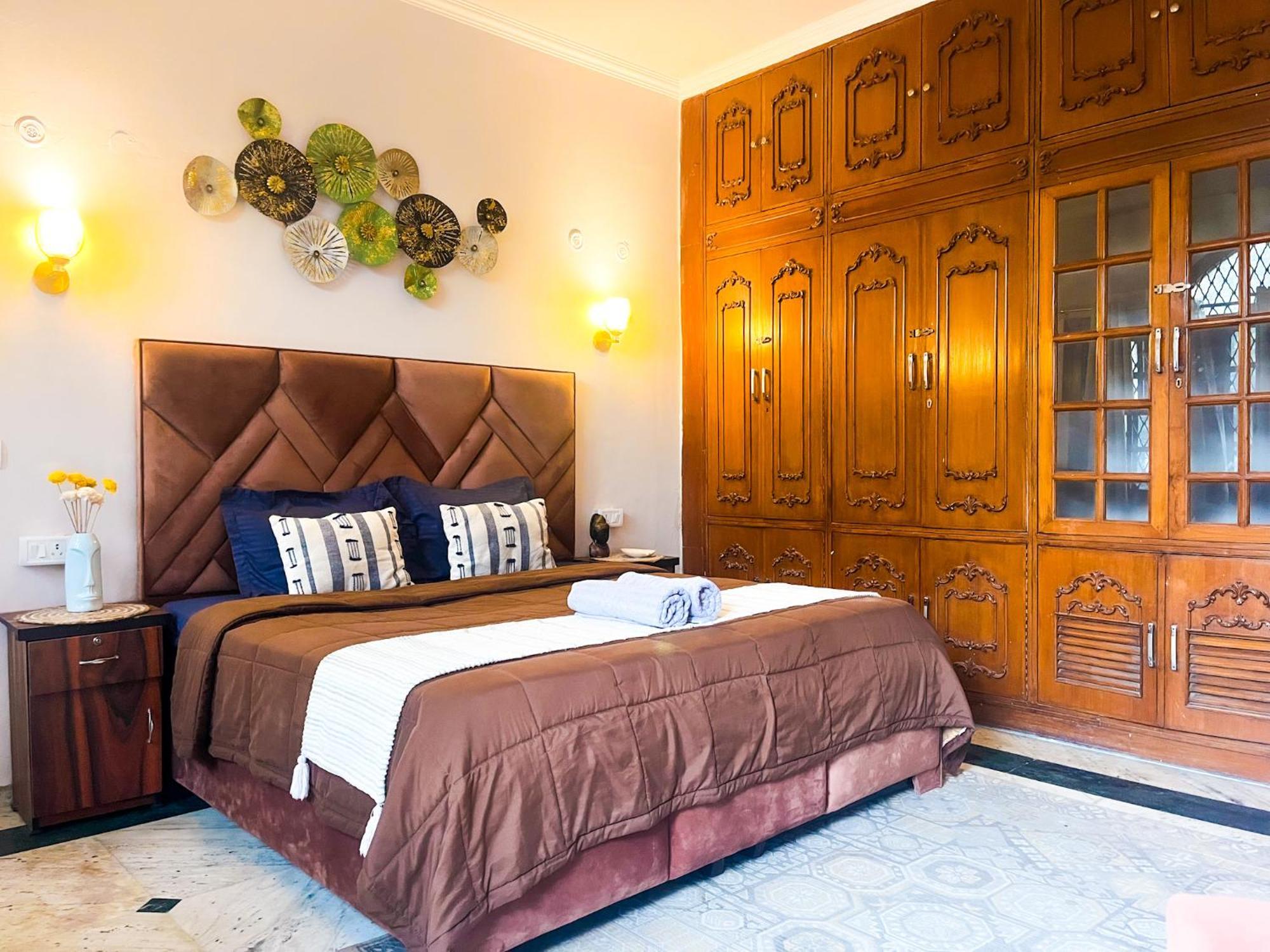 Atharva's Homestay, Nehru Enclave *