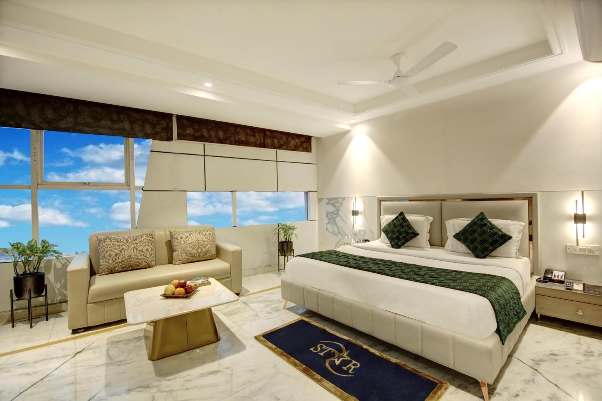 International - Near Delhi Airport Hotel 3*