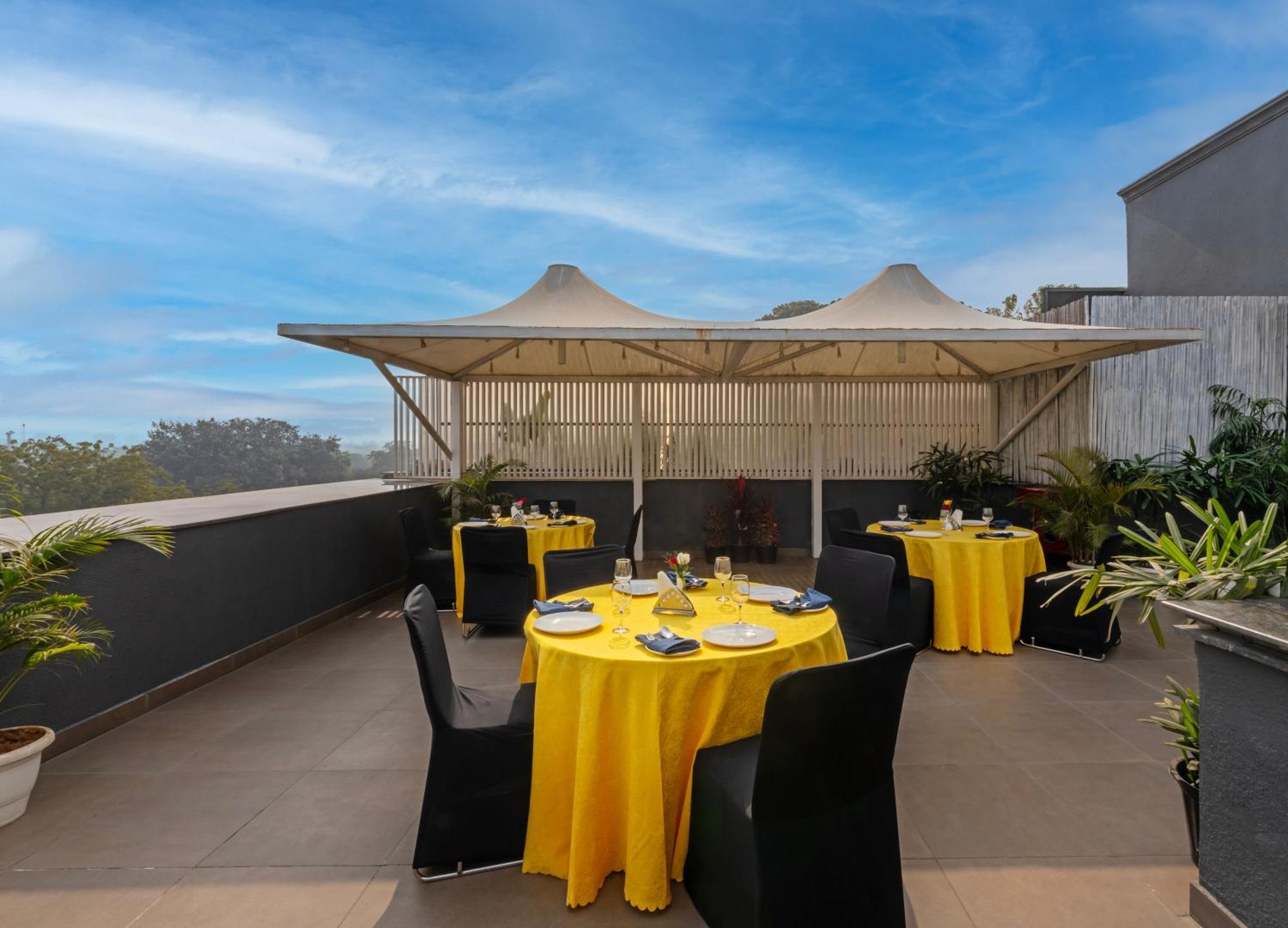 Hotel Saket 27
