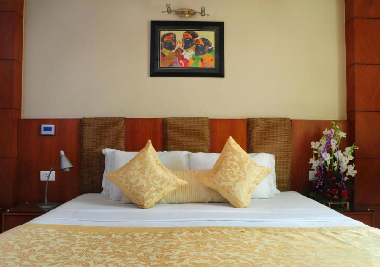 Hotel Palm Do'r Near Railway Station 3*