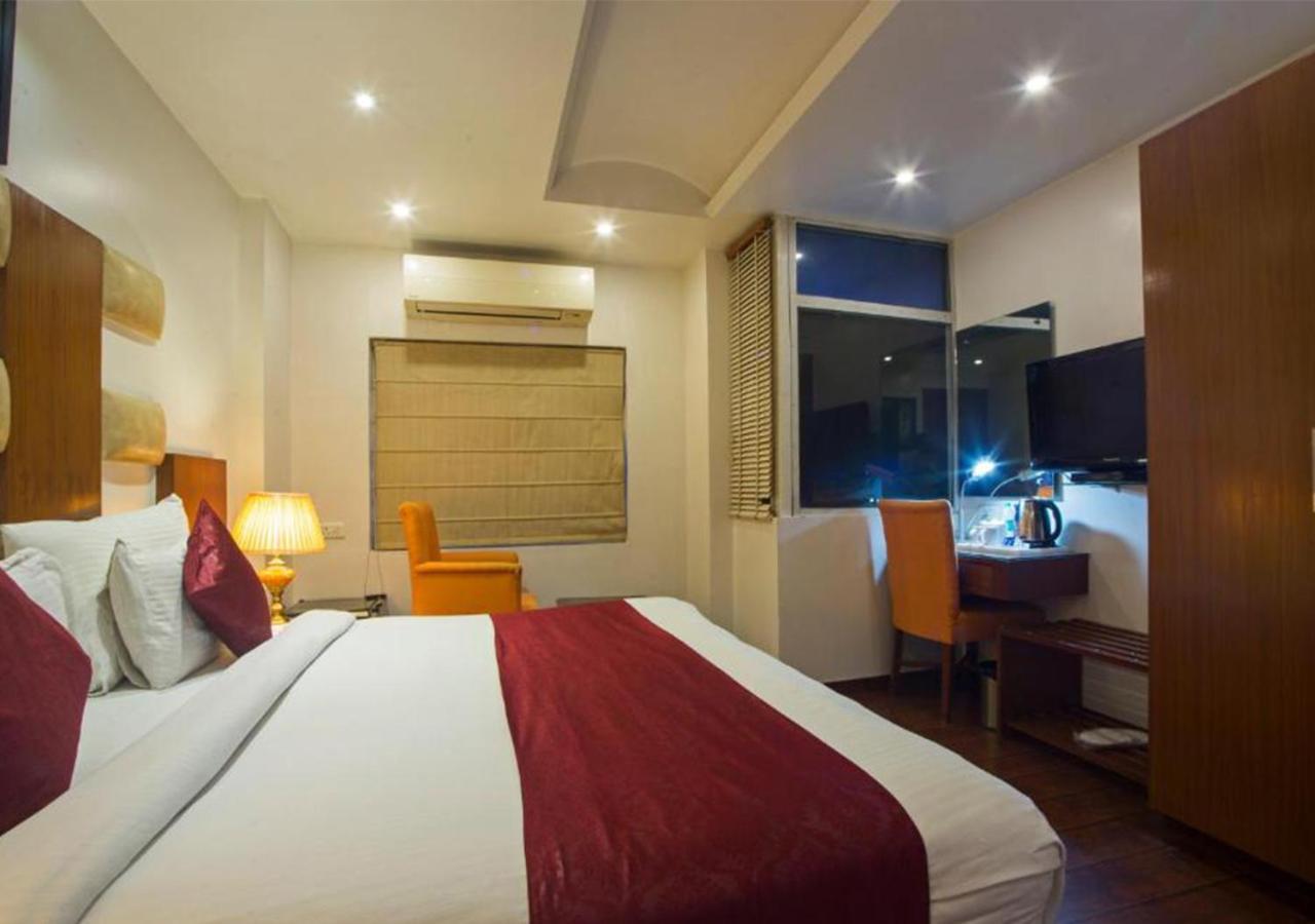 Hotel Palm Do'r Near Railway Station