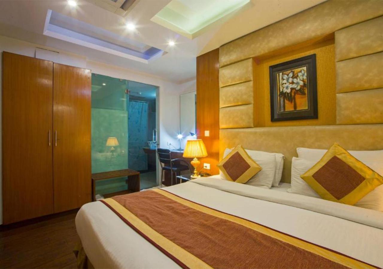 Palm Do'r - 02 Mins From Railway Station Hotel