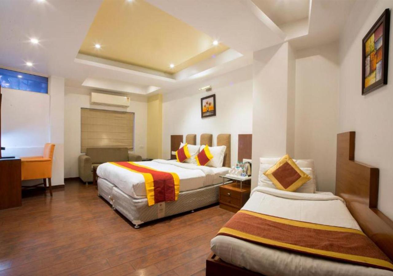 Hotel Palm Do'r Near Railway Station 3*