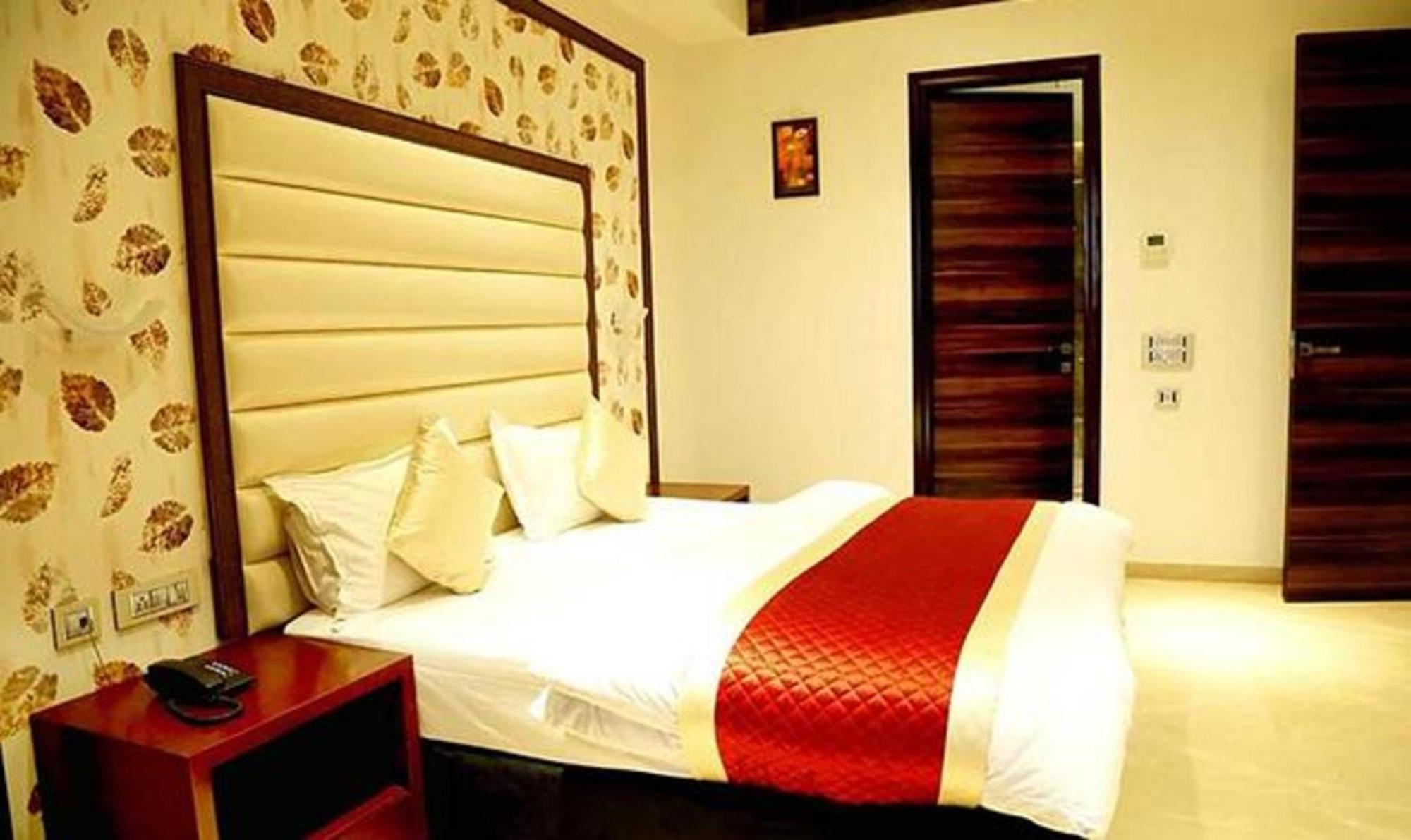 Fabhotel Prime C Pearls New Delhi