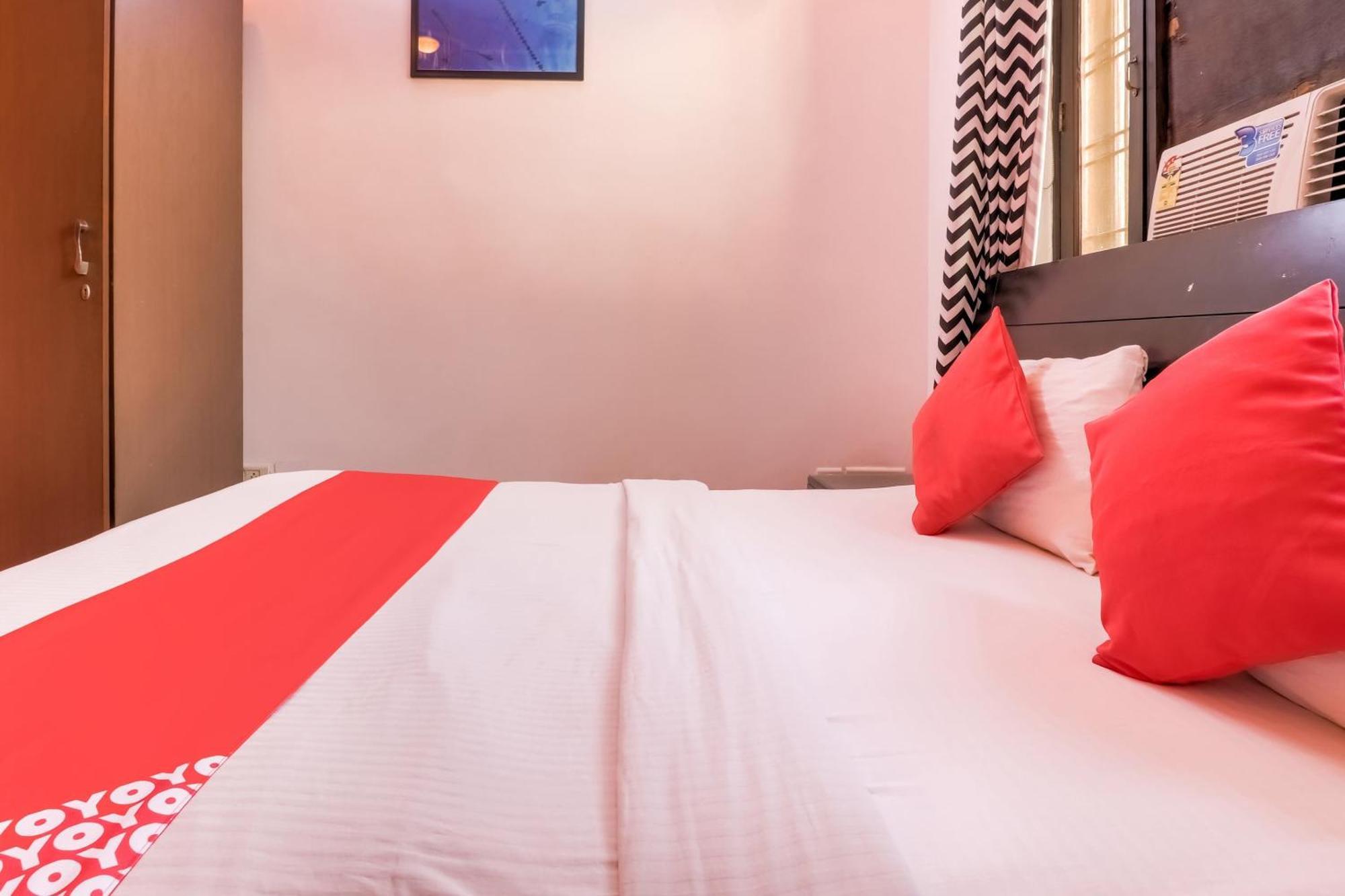 Hotel O Near Nizanuddin New Delhi