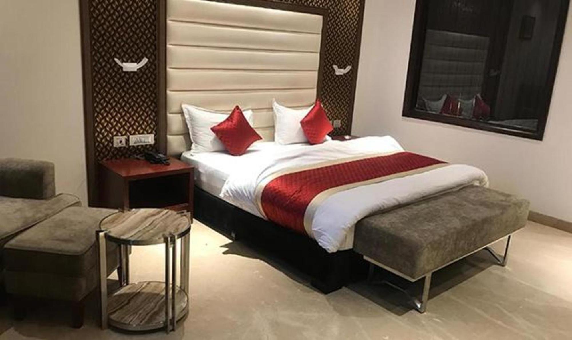 Hotel Fabhotel Prime C Pearls 3*
