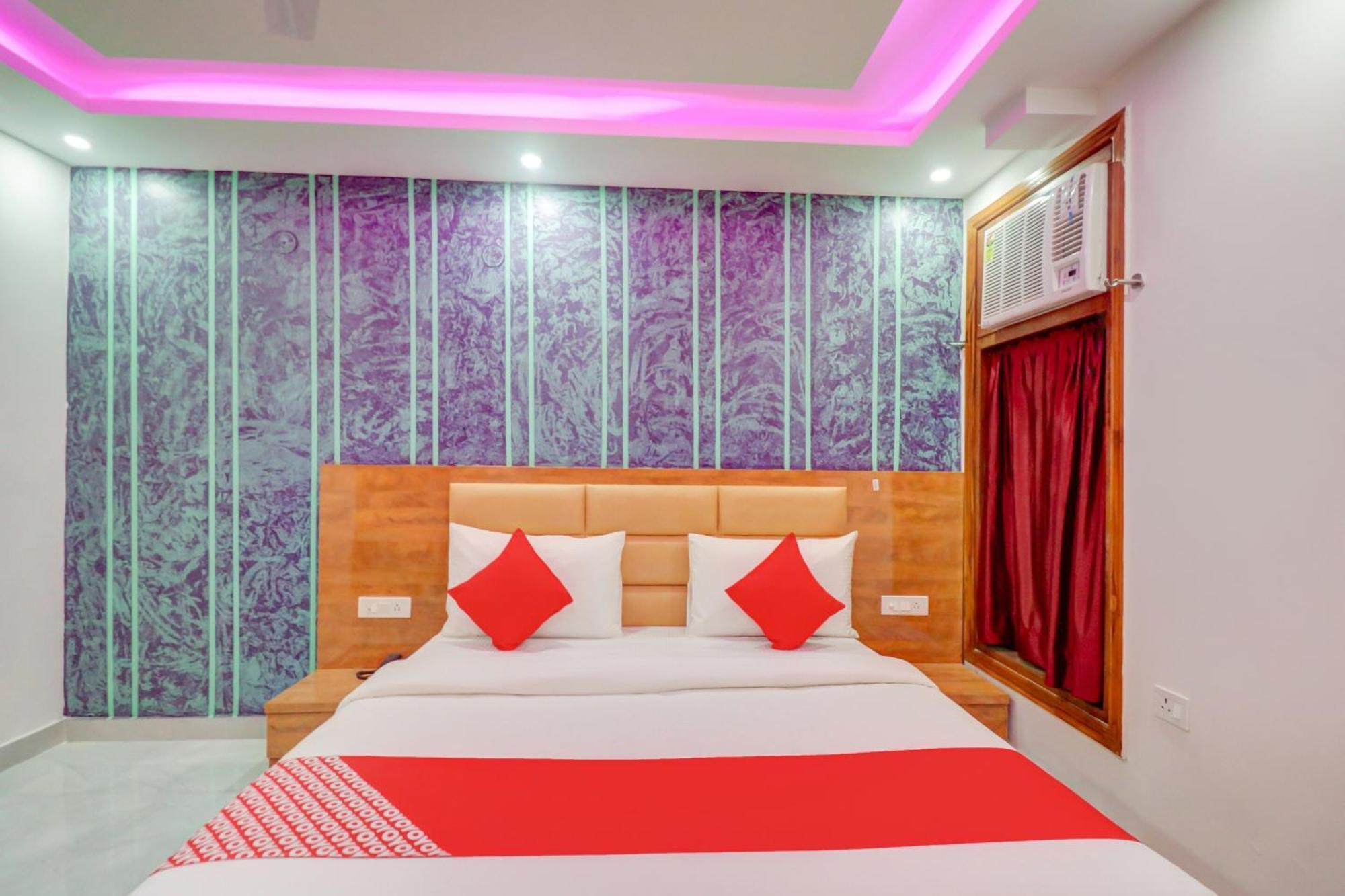 O G. I .suits 3* New Delhi
