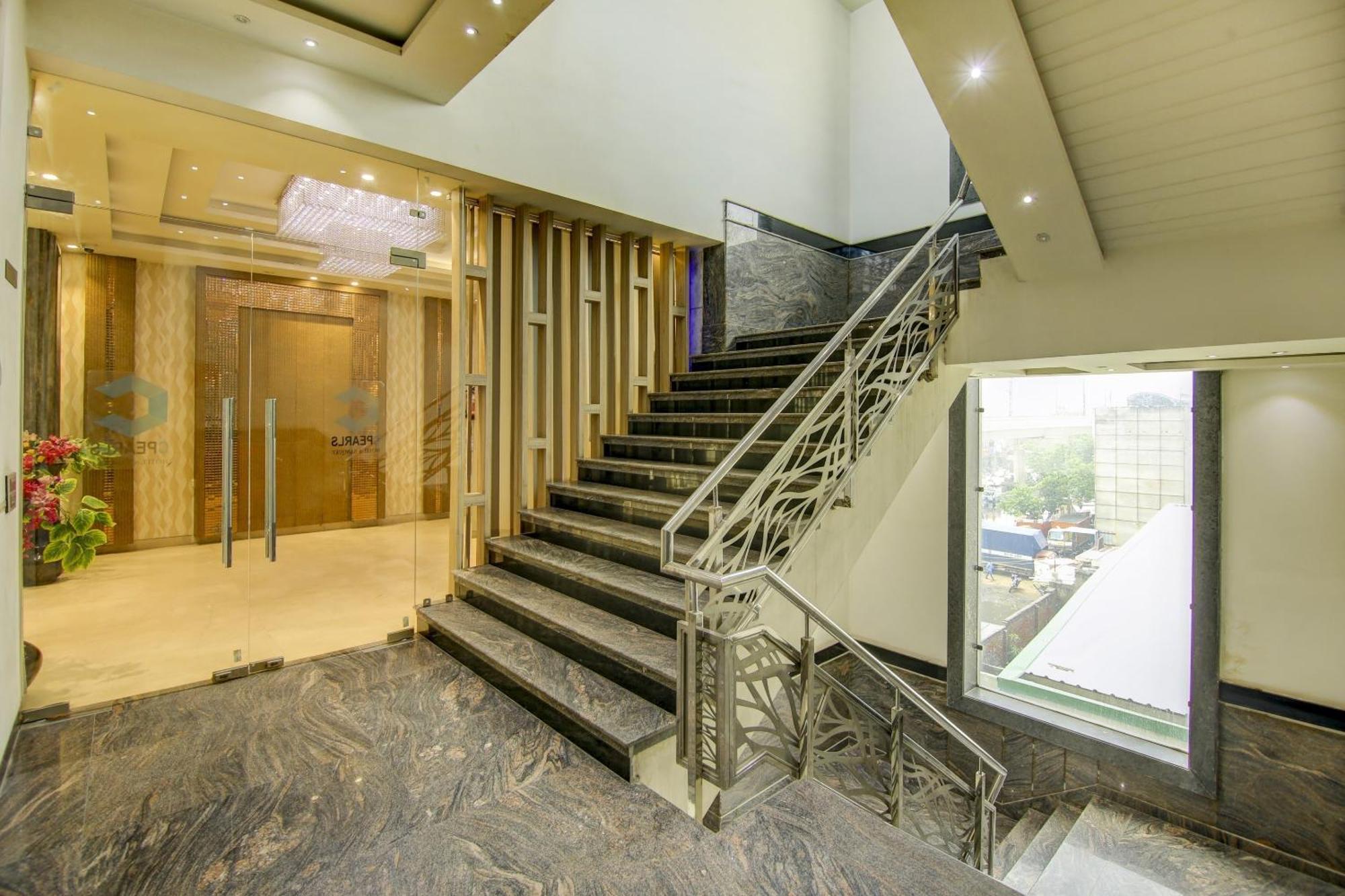 Townhouse Oak C Pearls Hotel