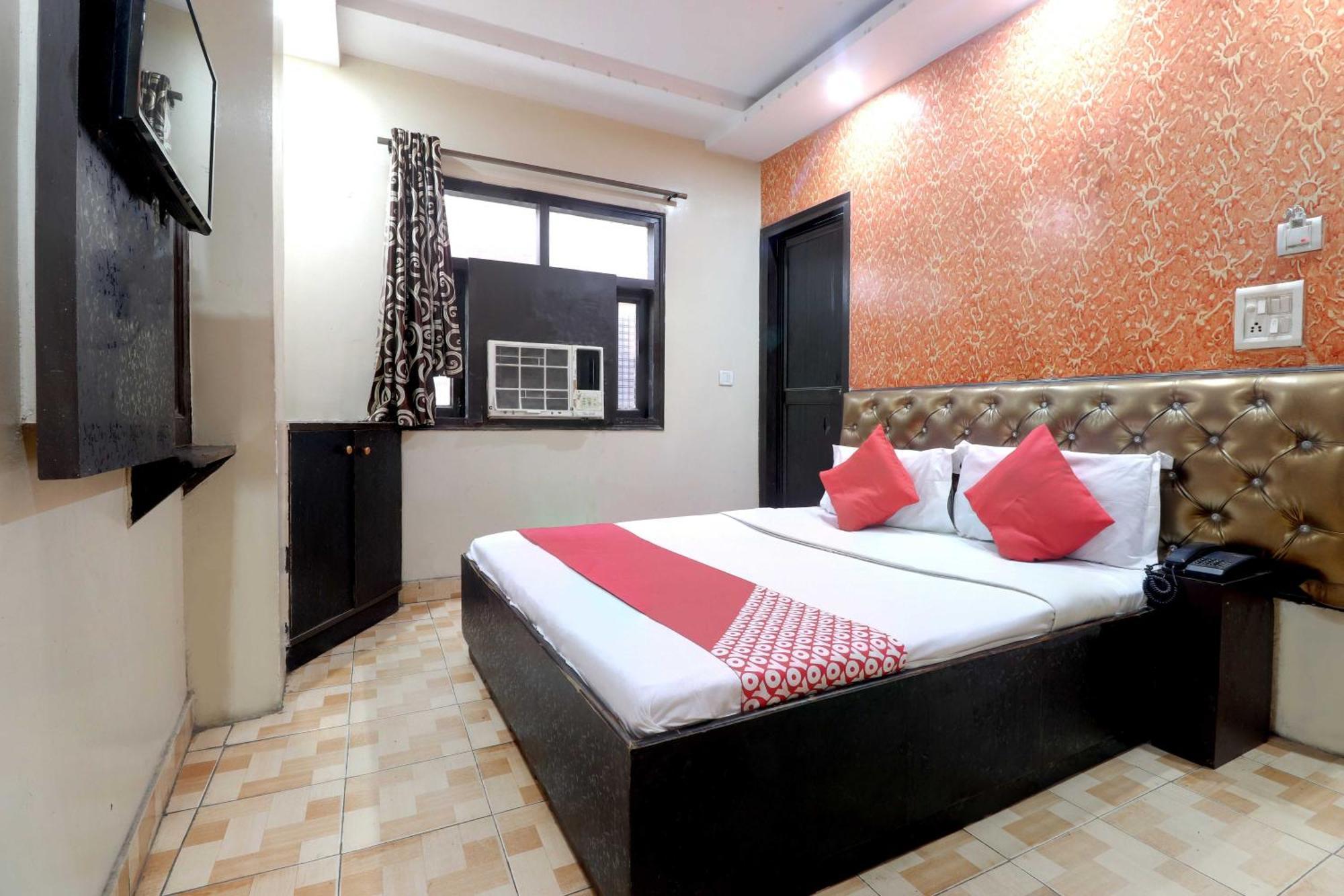 Hotel Oyo Flagship 81569 The Red Rose