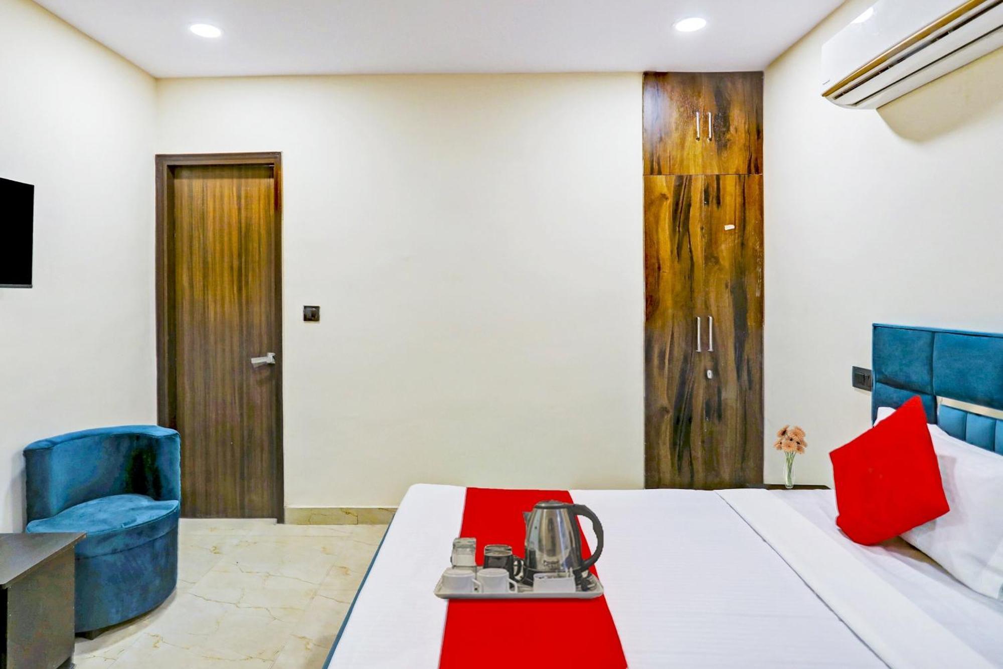 O Royal Lotus Near Ip Extension Metro Station Hotel 3*