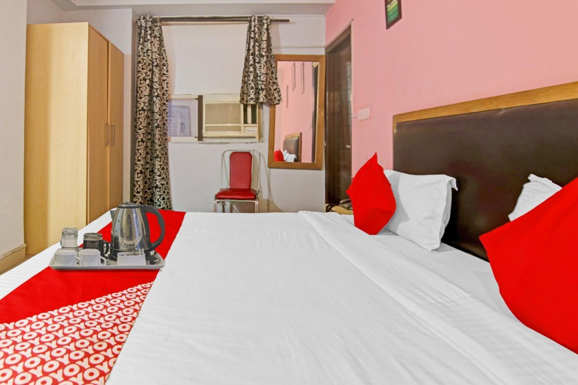 Hotel O Flagship Metro Star Near Lotus Temple New Delhi