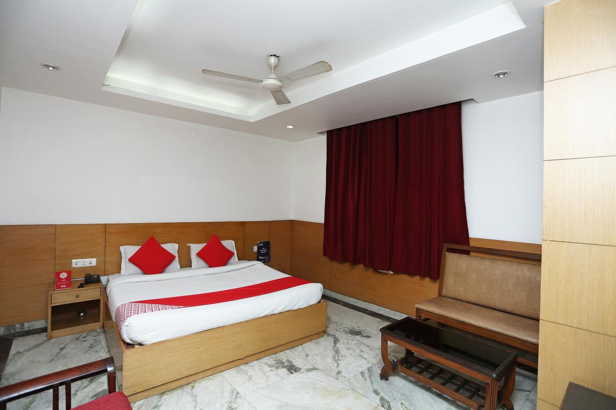 Oyo Himalaya House And Restaurant Hotel 3*
