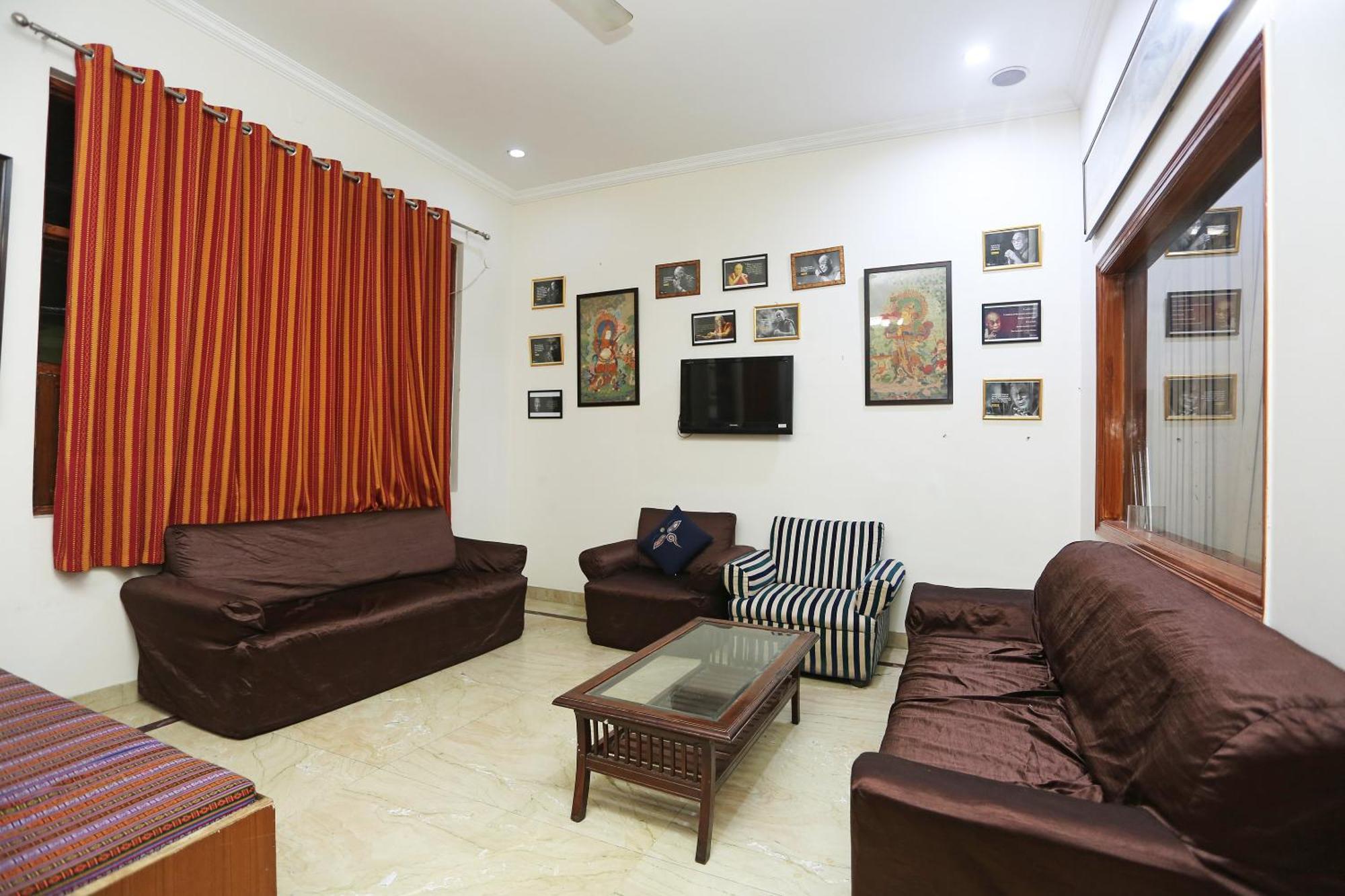 Oyo Himalaya House And Restaurant Hotel