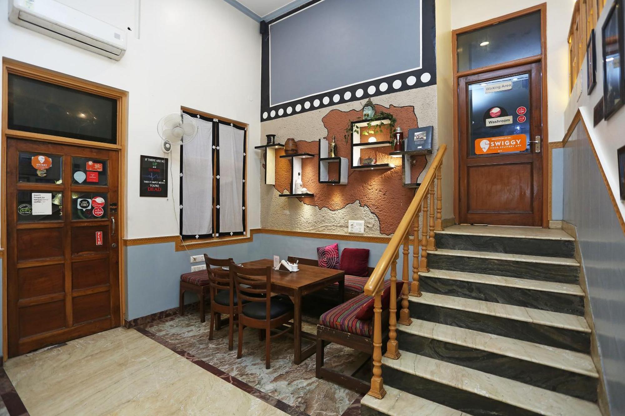 Oyo Himalaya House And Restaurant 3*