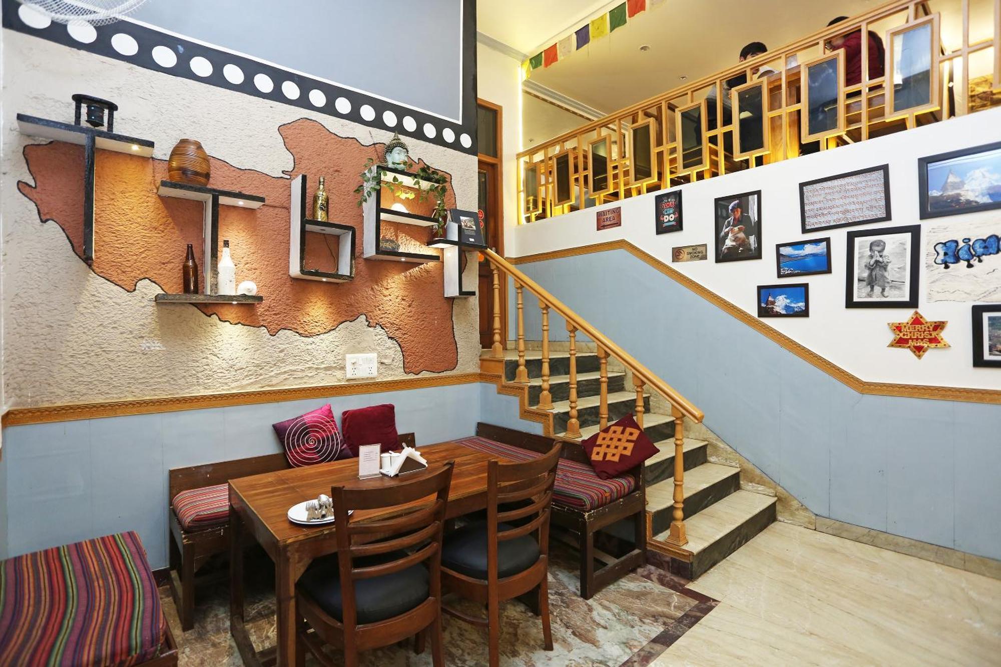 Oyo Himalaya House And Restaurant Hotel 3*