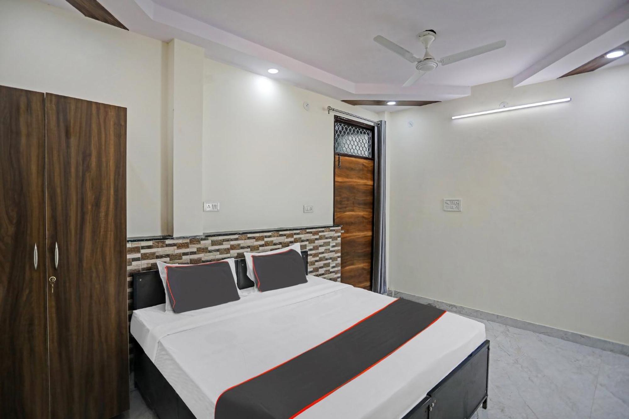 Collection O Comfort Lounge Hotel 3*