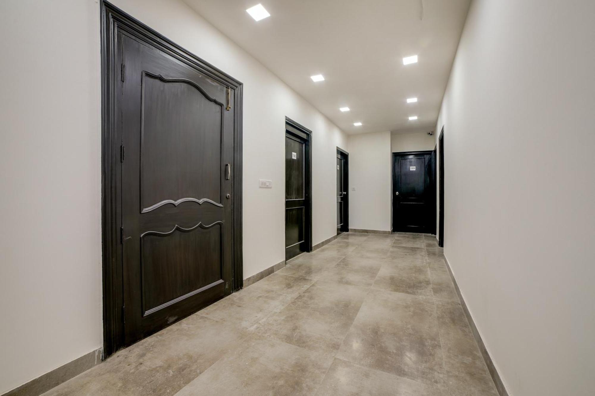 Oyo Bhera Residency Near Peera Garhi Metro Station Hotel New Delhi