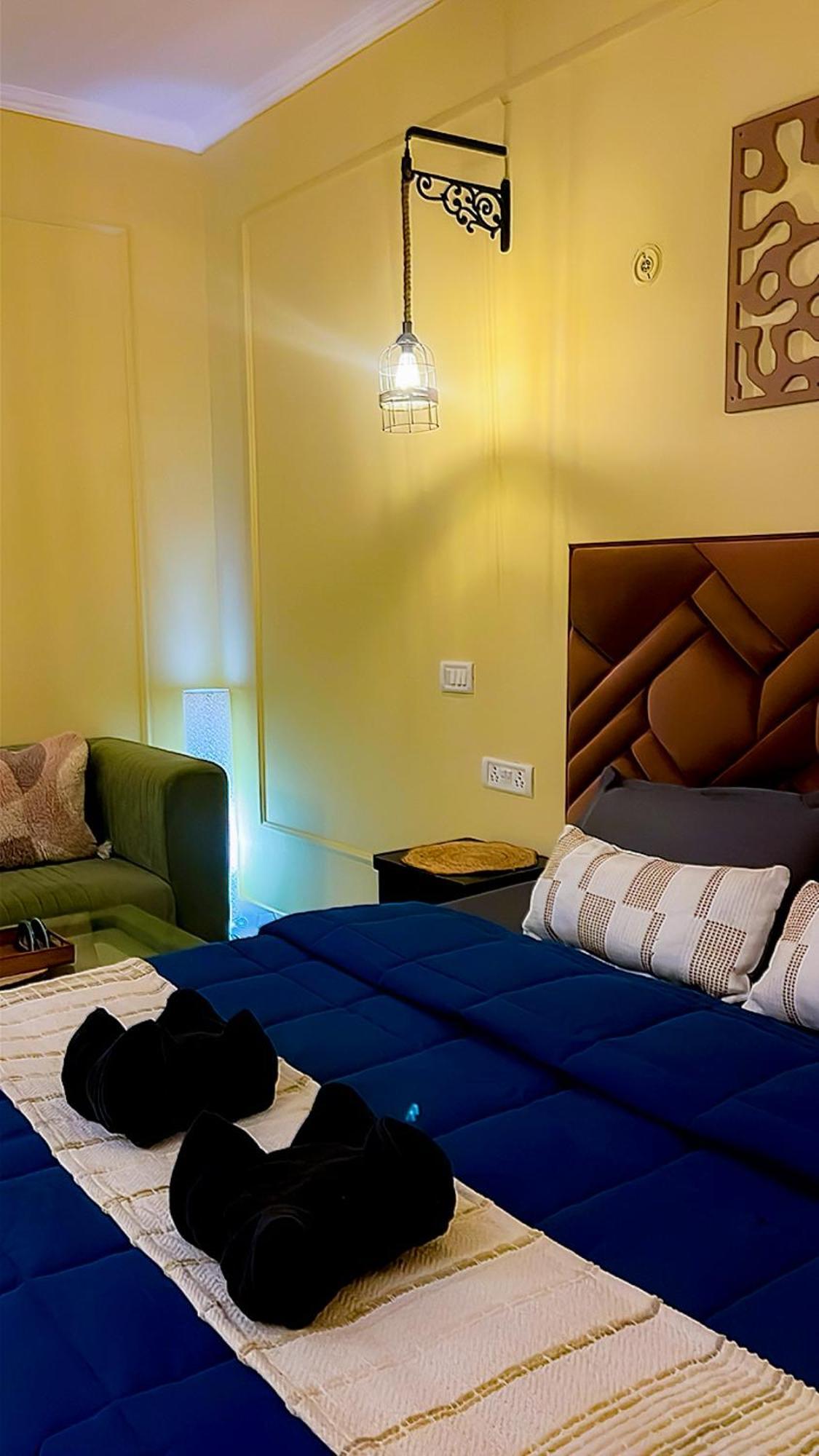 Atharva's Homestay, Nehru Enclave
