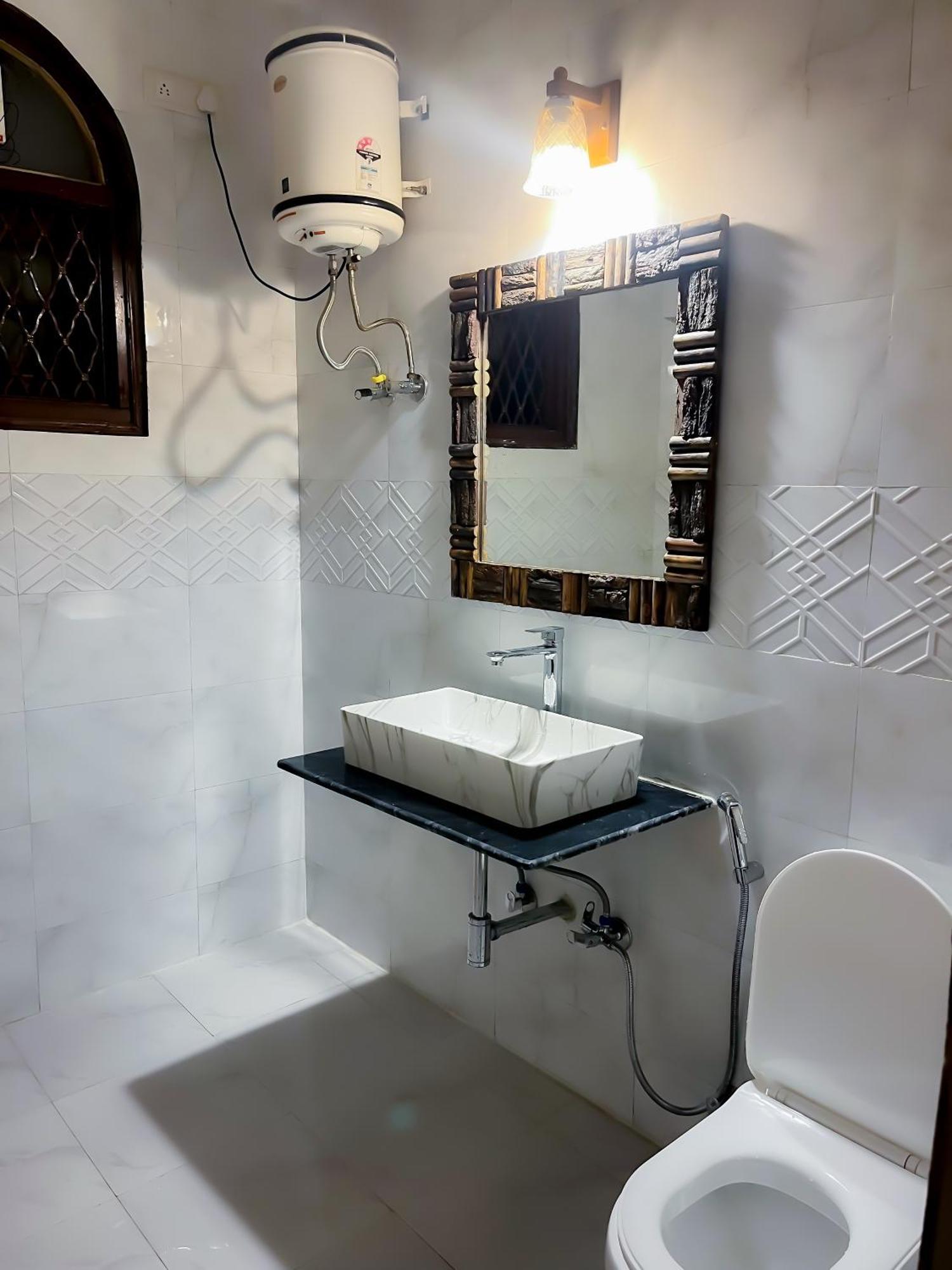 Hostel Atharva's Homestay, Nehru Enclave New Delhi