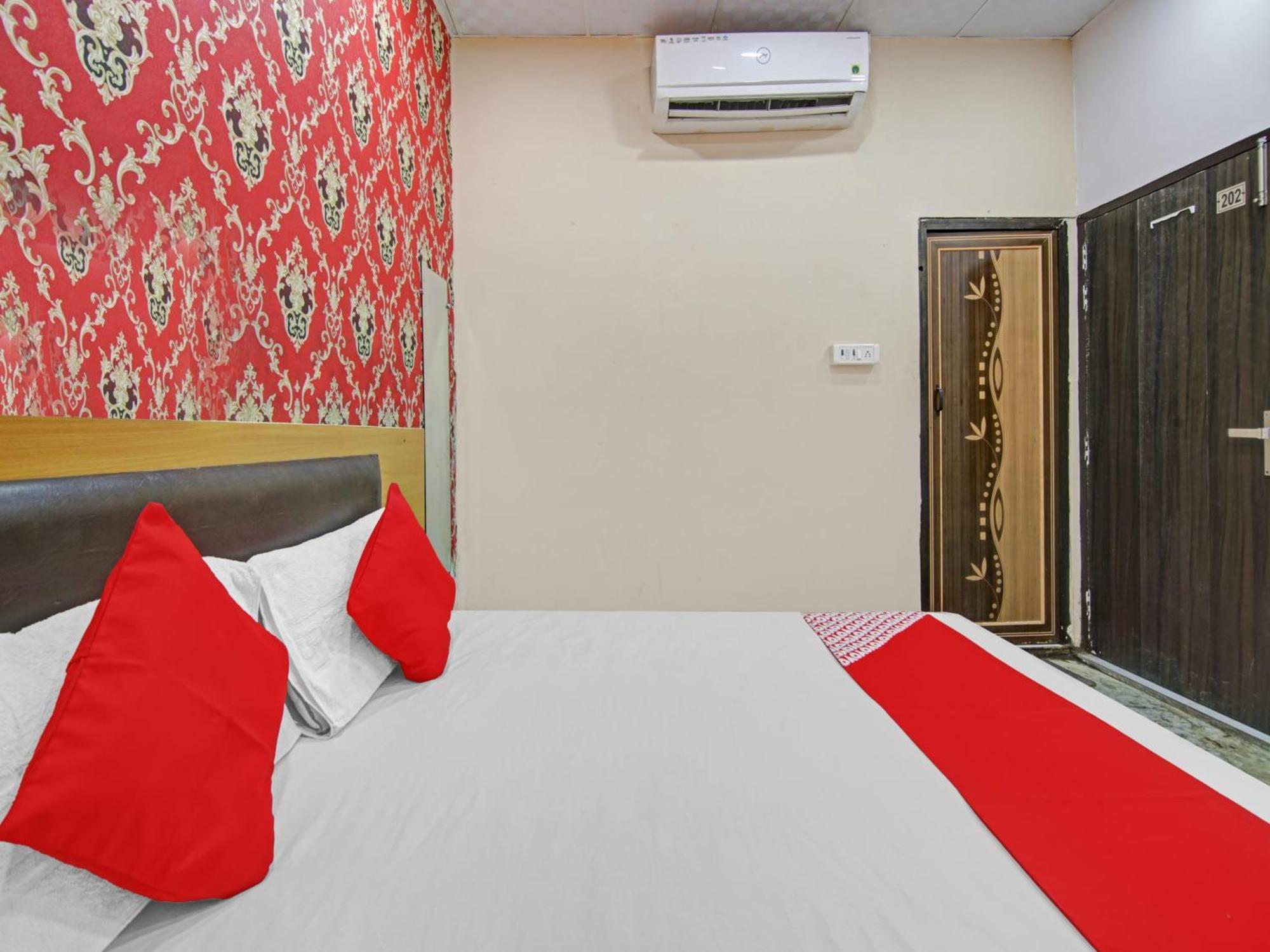 Hotel O Kunj 3*