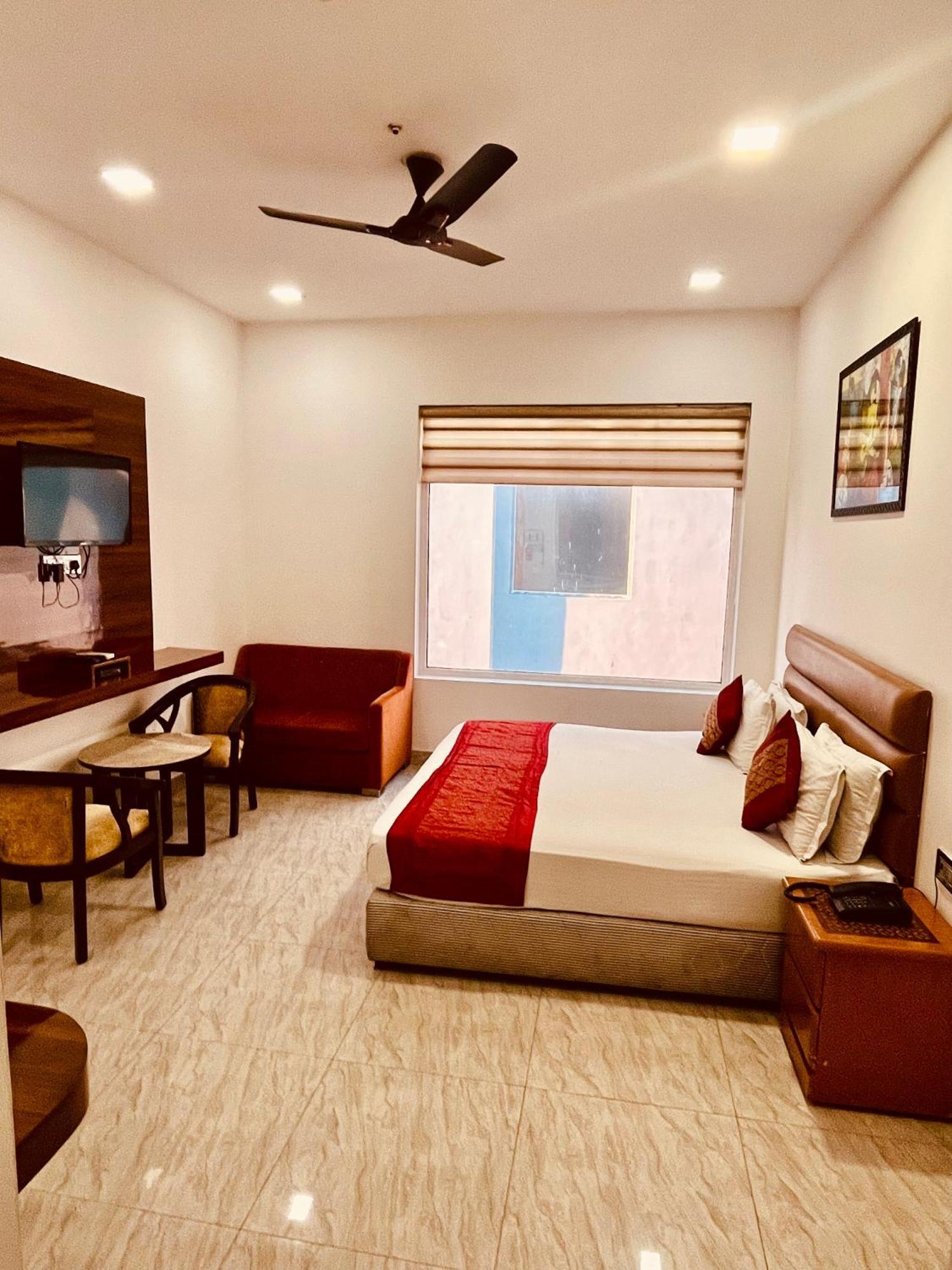 Amora Dwarka Hotel