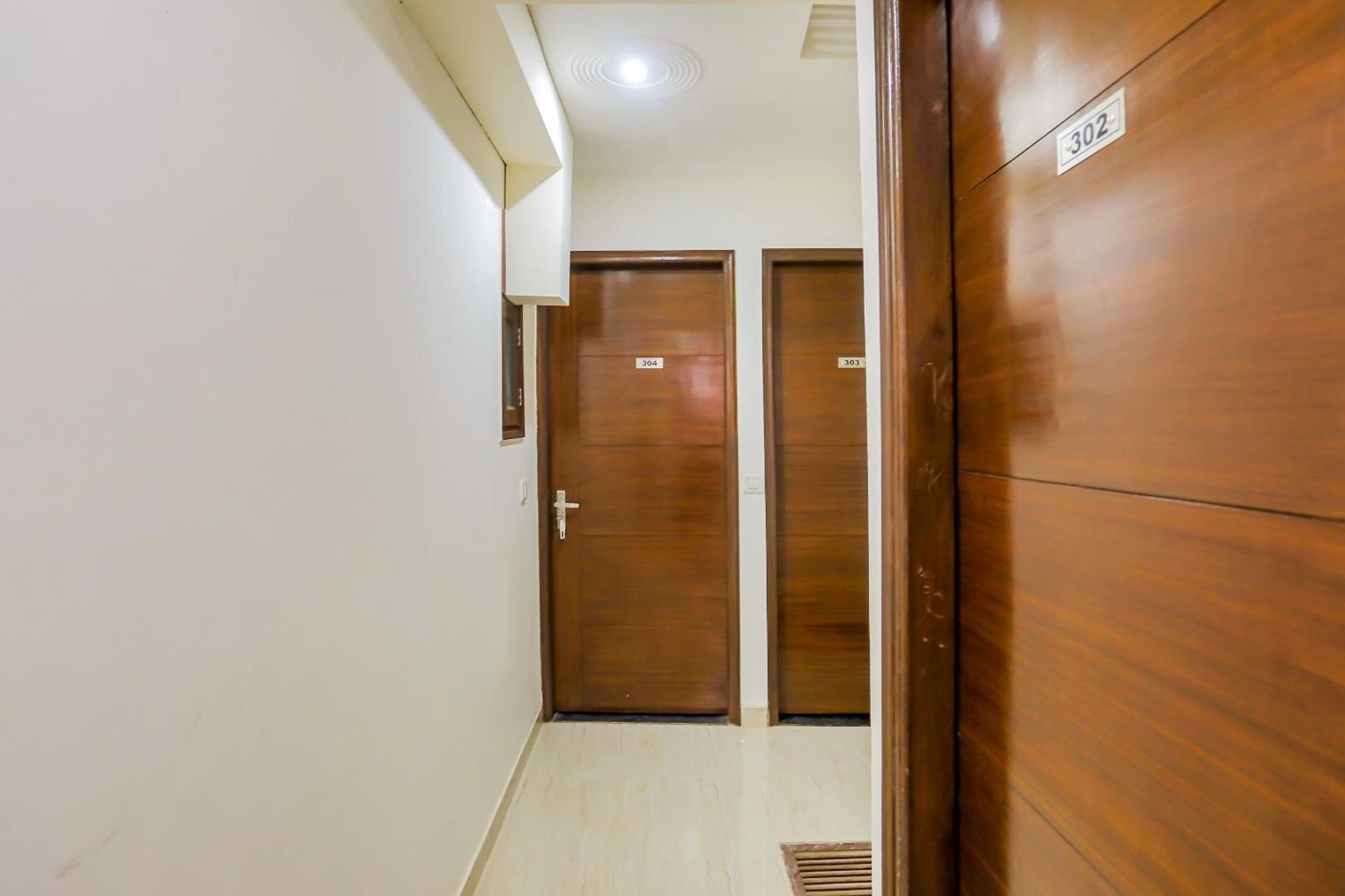 O Icon Near Delhi Airport 3*