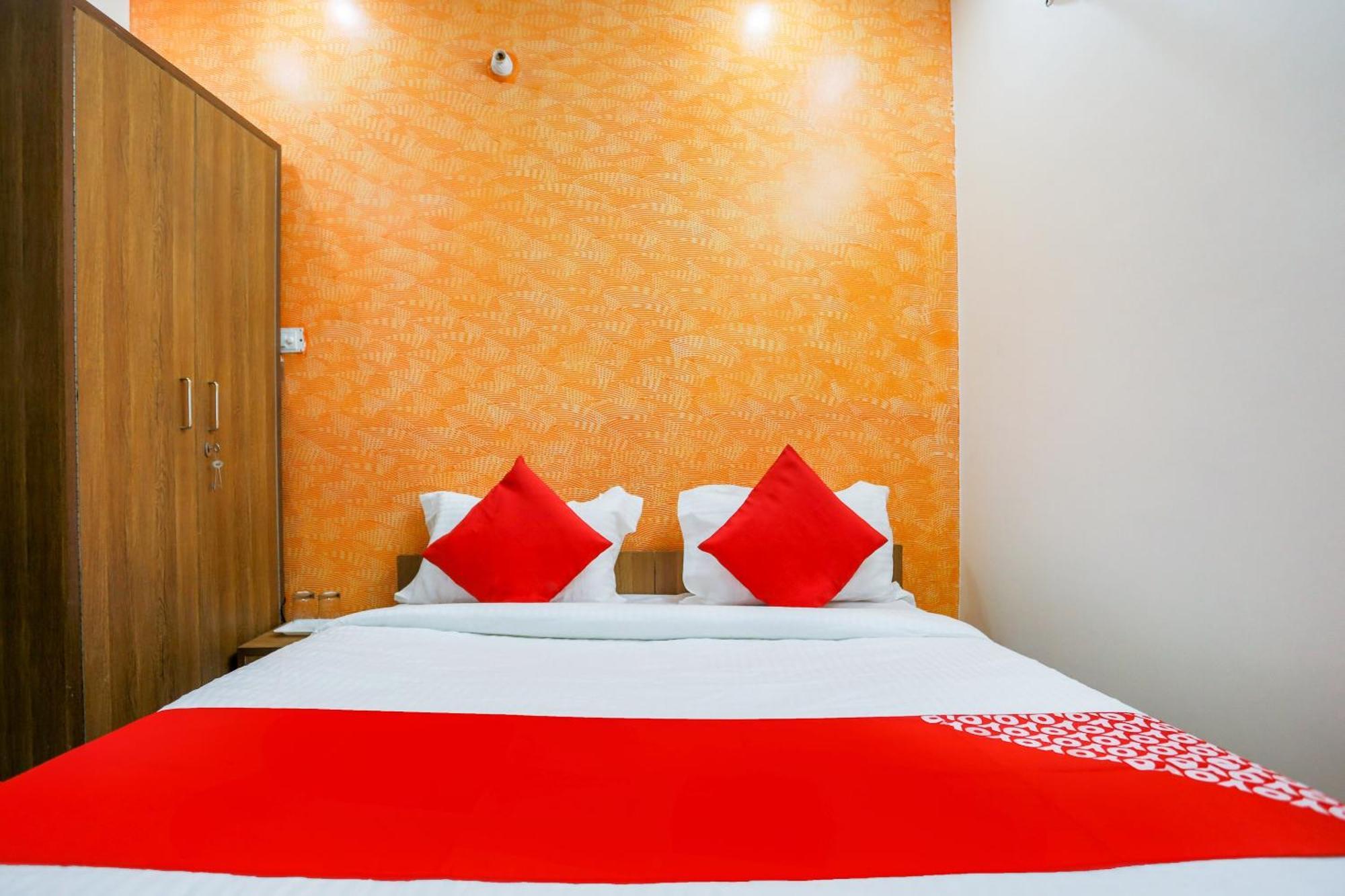 Hotel O Icon Near Delhi Airport