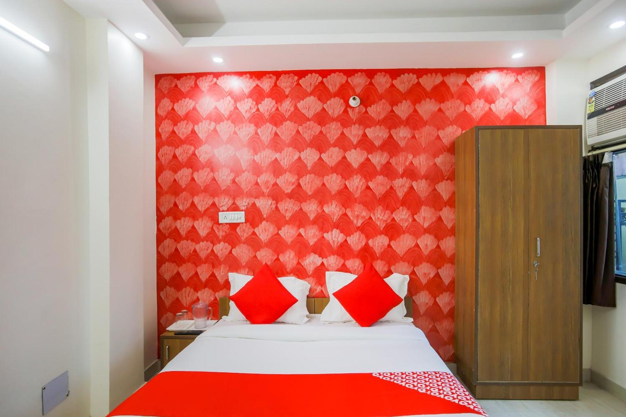 Hotel O Icon Near Delhi Airport