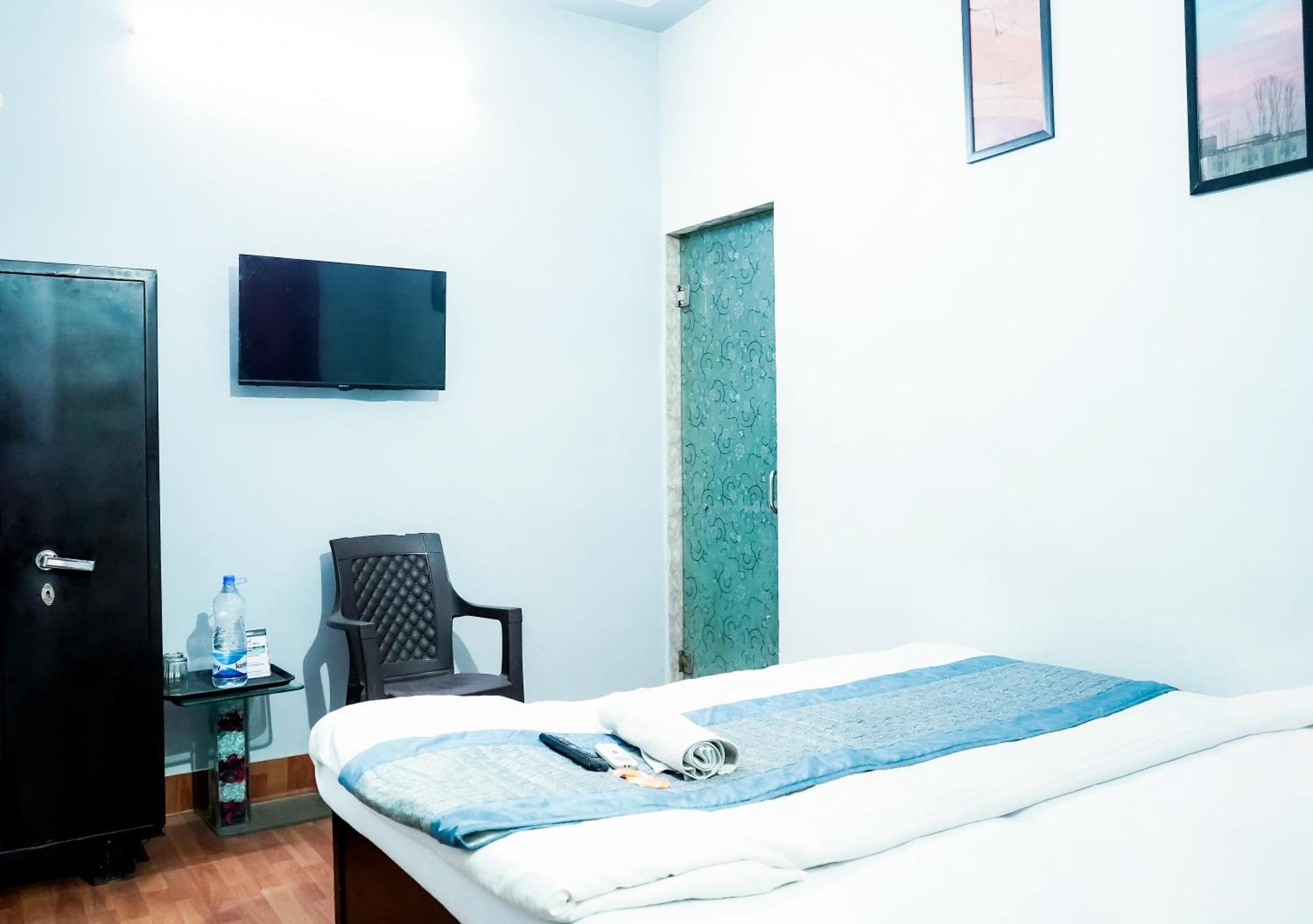 Hotel Reseidency Near Hari Nagar 3*